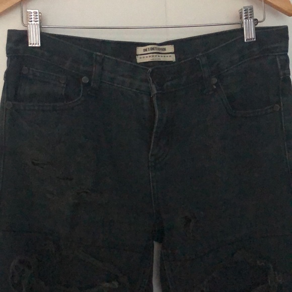 One by one teaspoon jeans from  Aritzia 🖤 - Picture 2 of 5